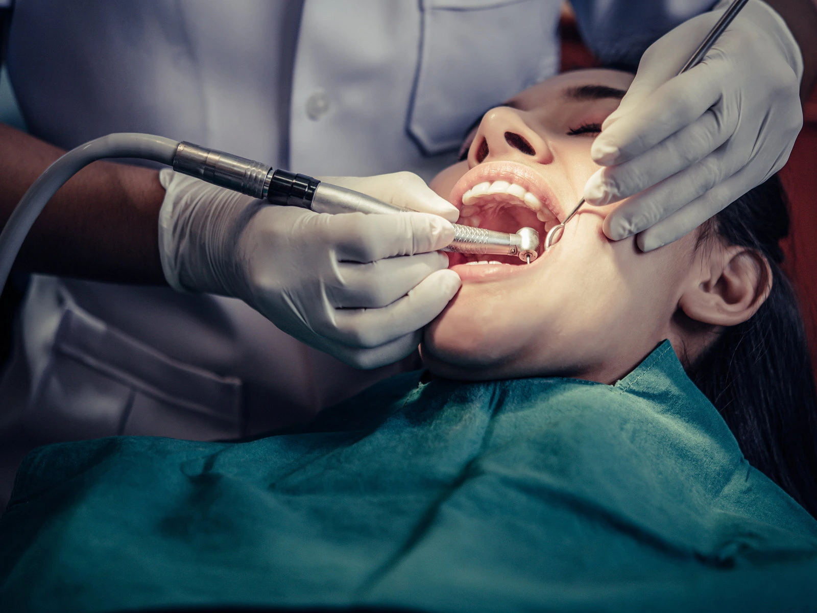 Akhtamov dental clinic, стоматология