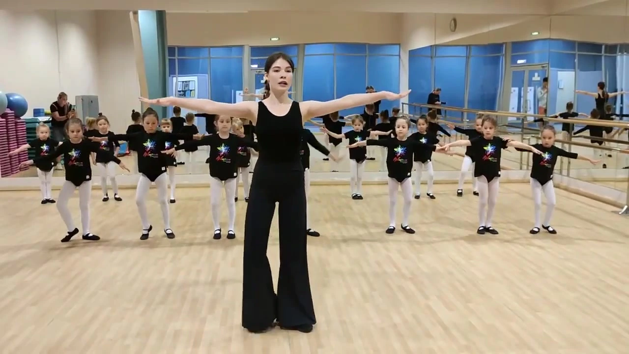 Акварель, международная детская школа танцев
