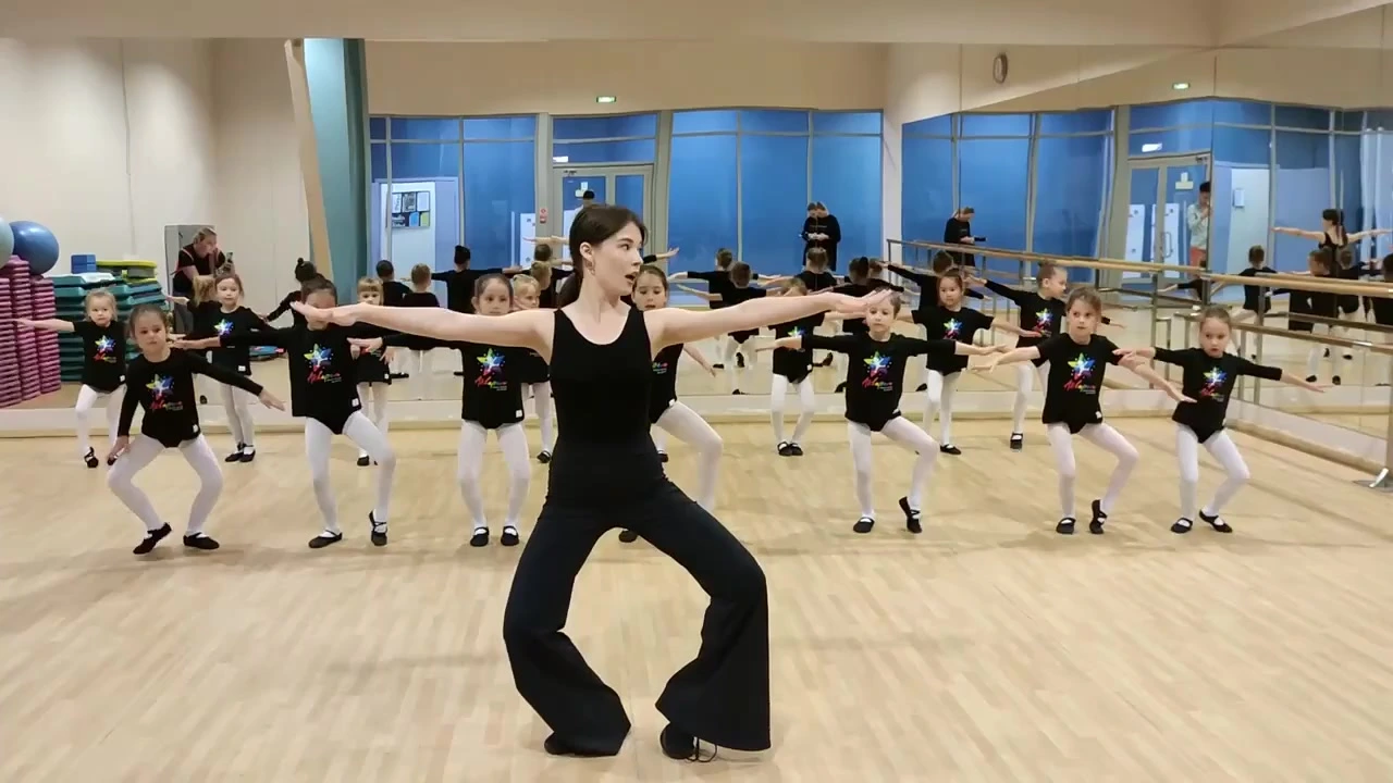 Акварель, международная детская школа танцев