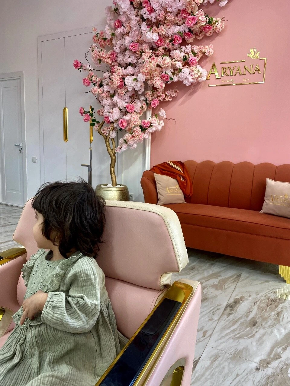 Aryana Beauty Bar, салон красоты