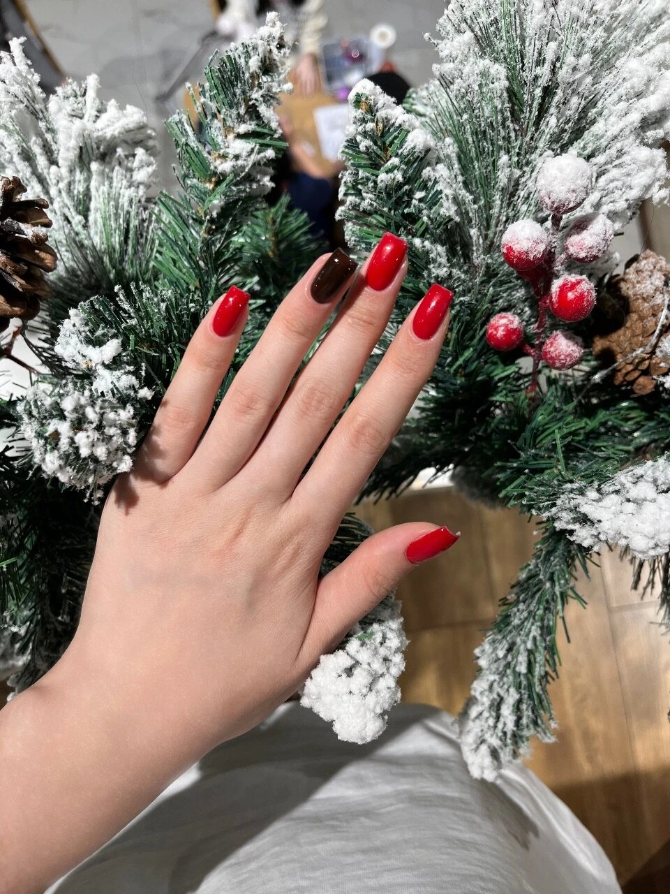 Bloom nails beauty