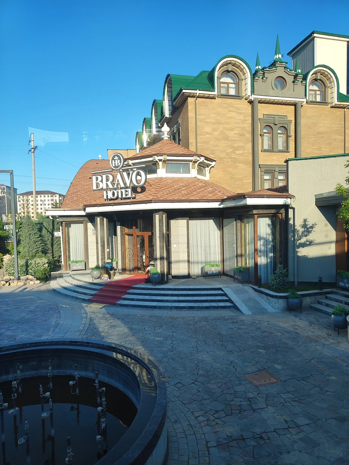 Bravo Hotel, гостиница