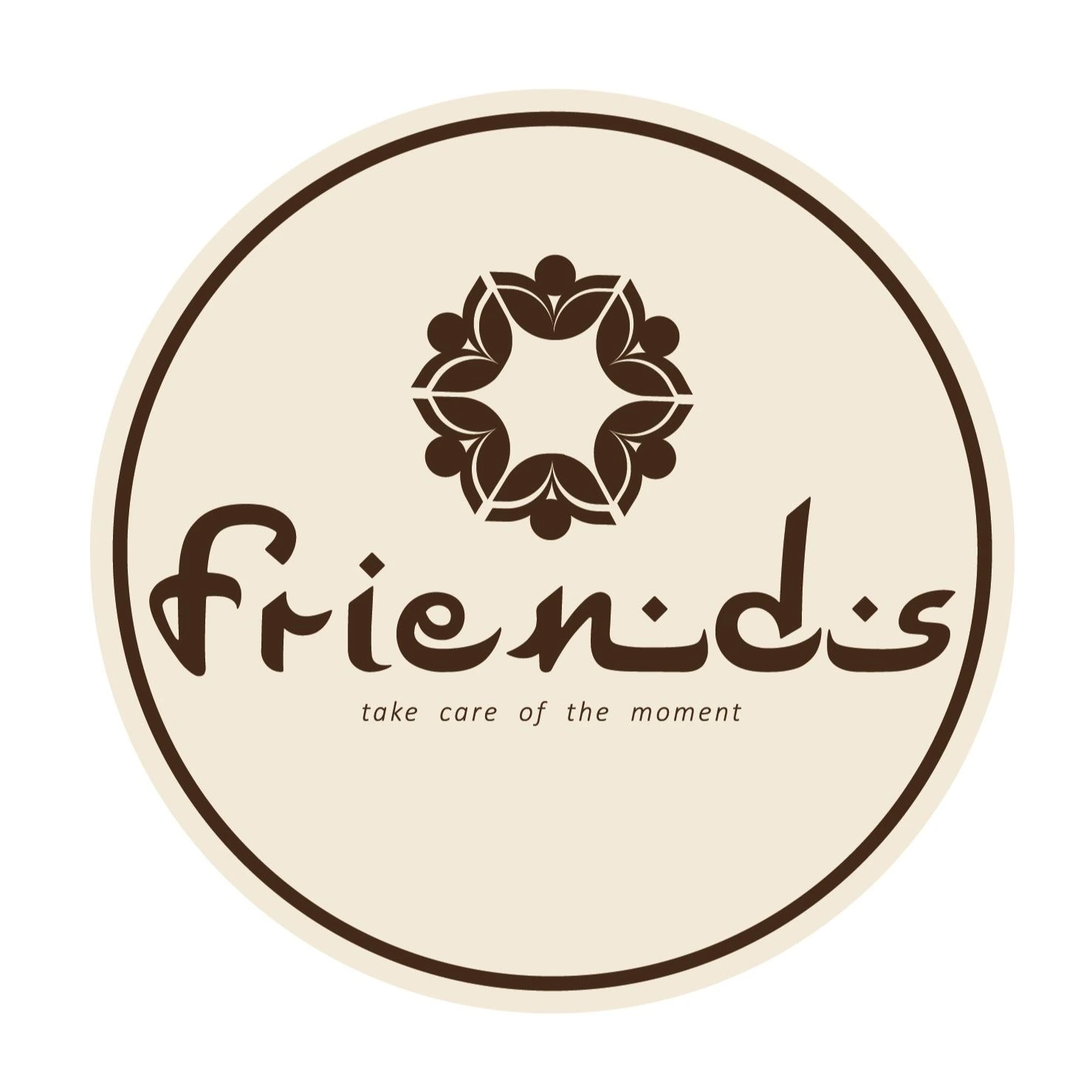 Friends, клуб видеоигр и караоке
