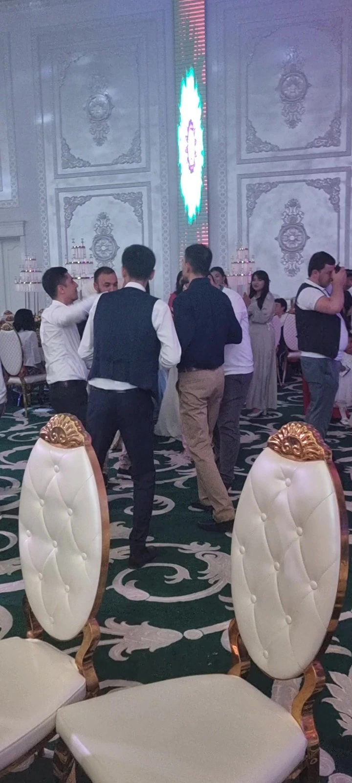 Oq saroy koshonasi