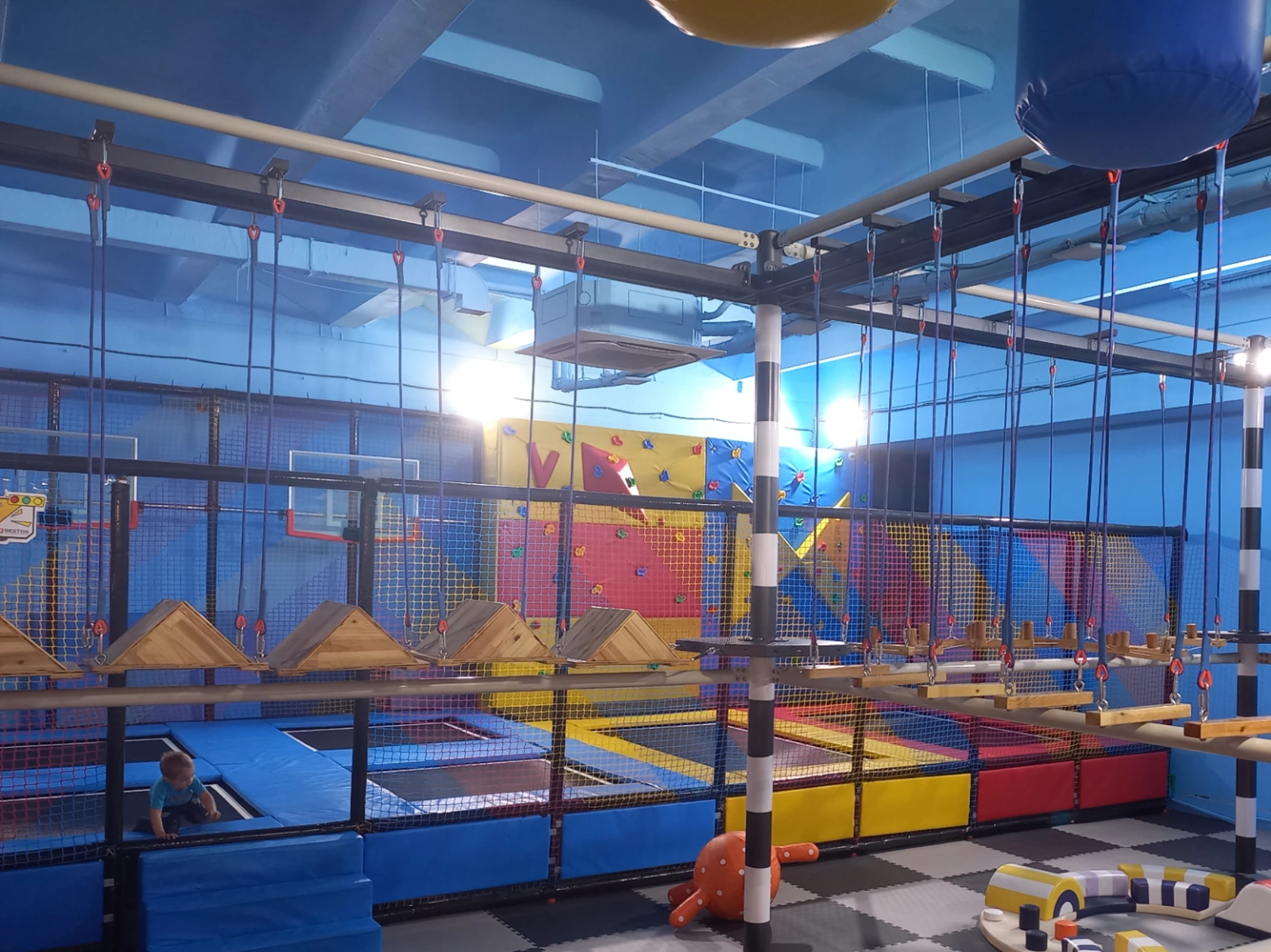 Play arena Makon mall