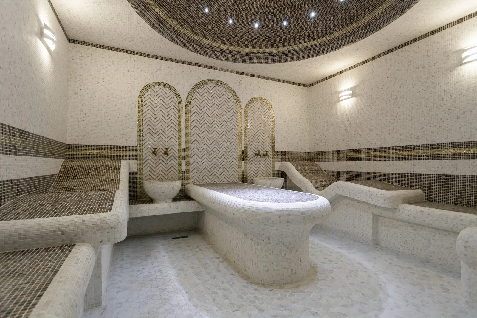 Rayyan, бассейн