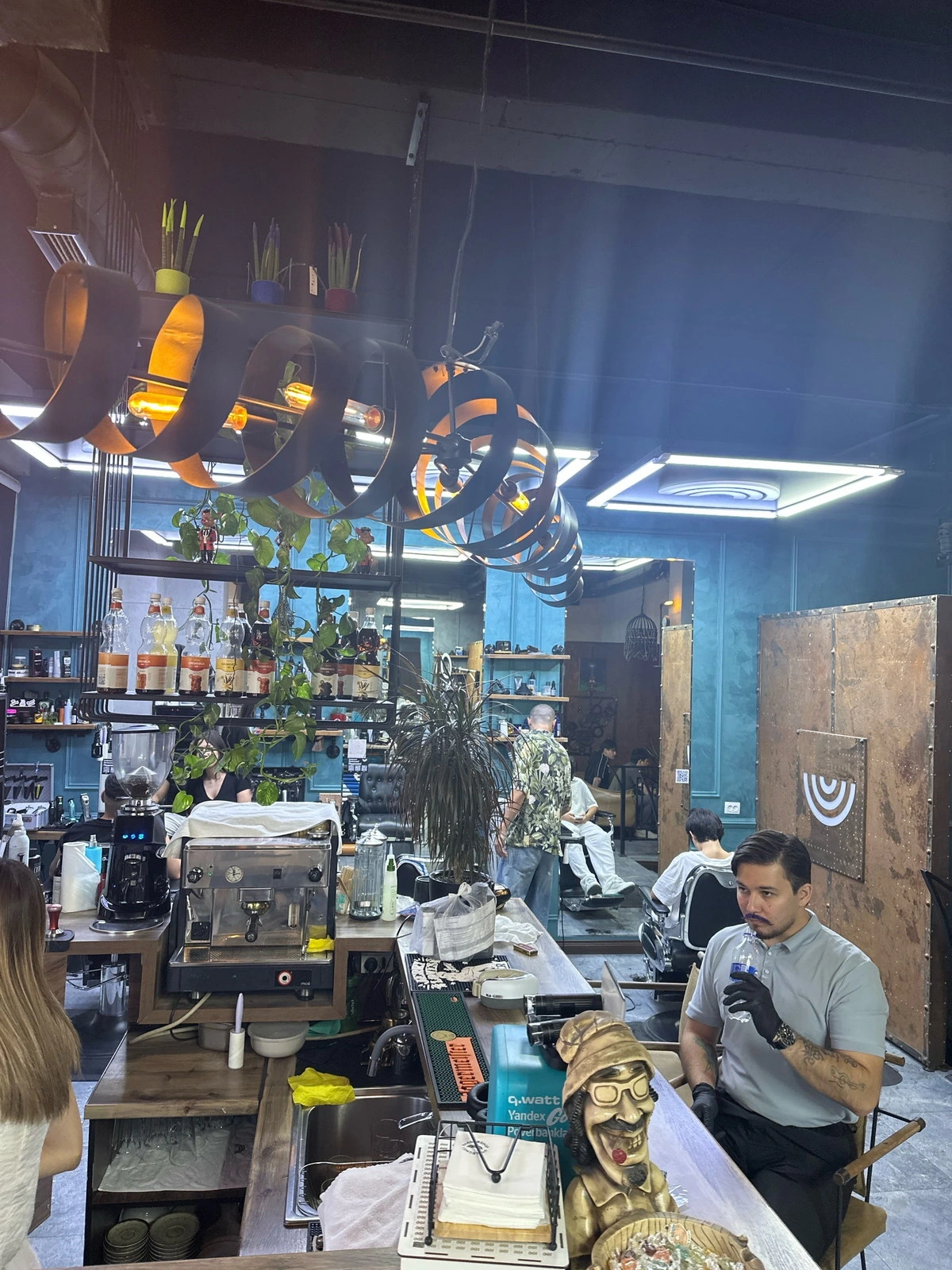 UncleChill Tashkent City, барбершоп